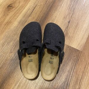 Gray Birkenstocks! Size 37 (I think that’s 6.5 US). Barely worn!